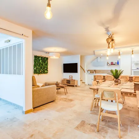 Au Coeur De La Citadelle Parking Aigues-Mortes